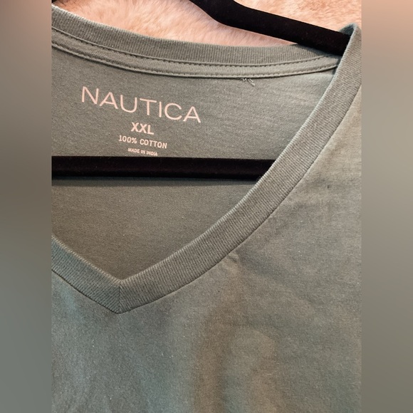 Nautica Men's Green V-Neck Shirt - Picture 2 of 3